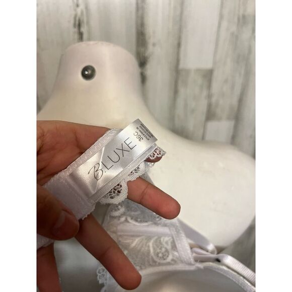 New white bra size 36C - Picture 4 of 4